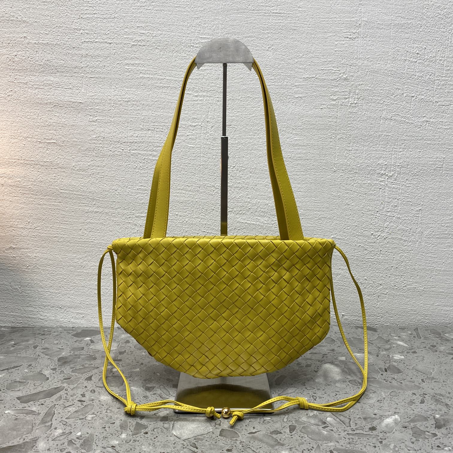 BV Shoulder Bag Yellow, For Women, Women’s Bags 10.2in/26cm