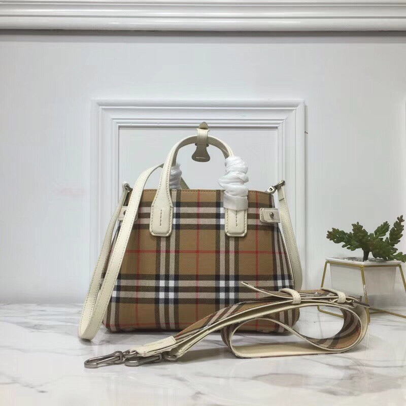 BB Small Banner Vintage Check And Tote White For Women, Women’s Bags 10.5in/26cm