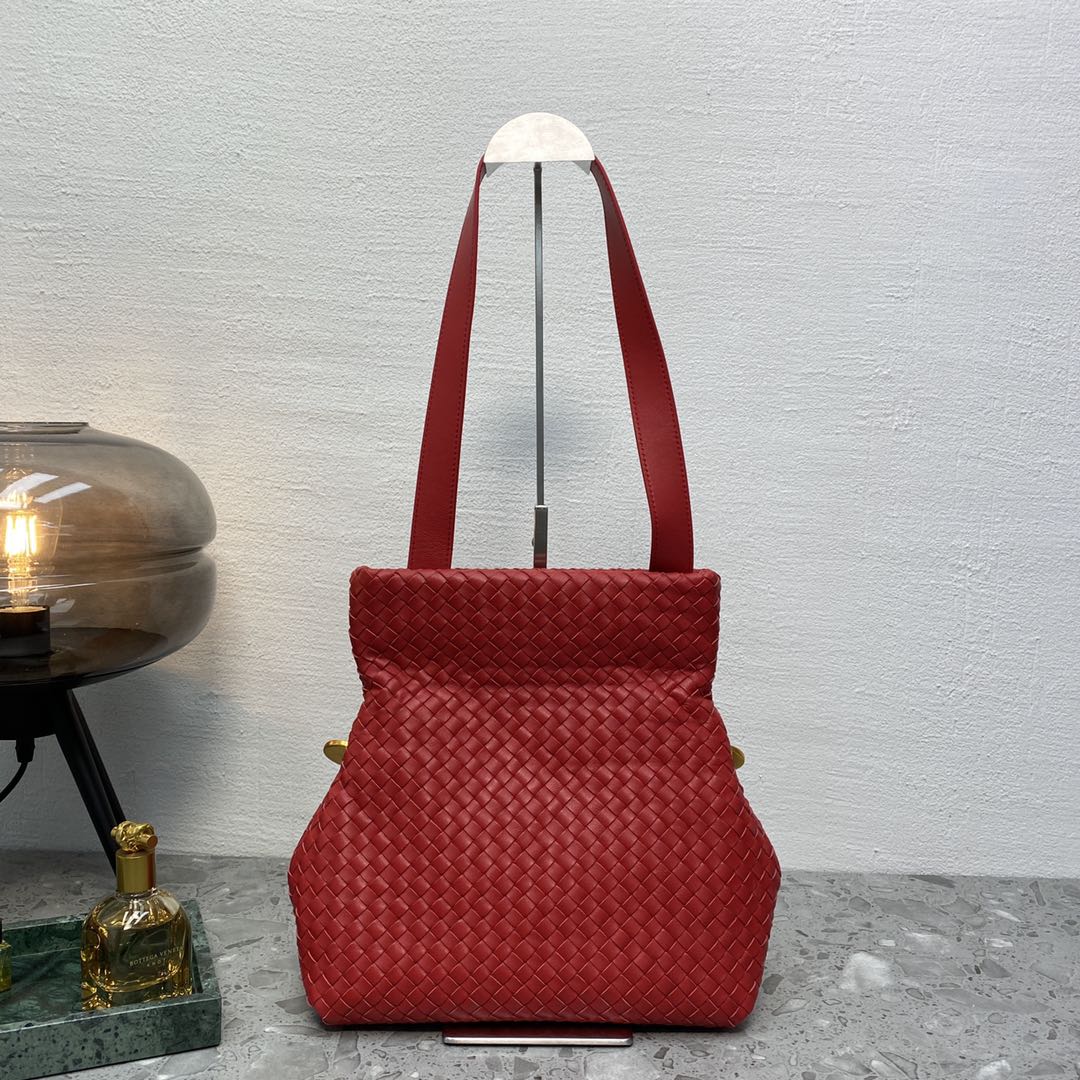 BV Intrecciato Shoulder Bag Red, For Women, Women’s Bags 10.2in/26cm