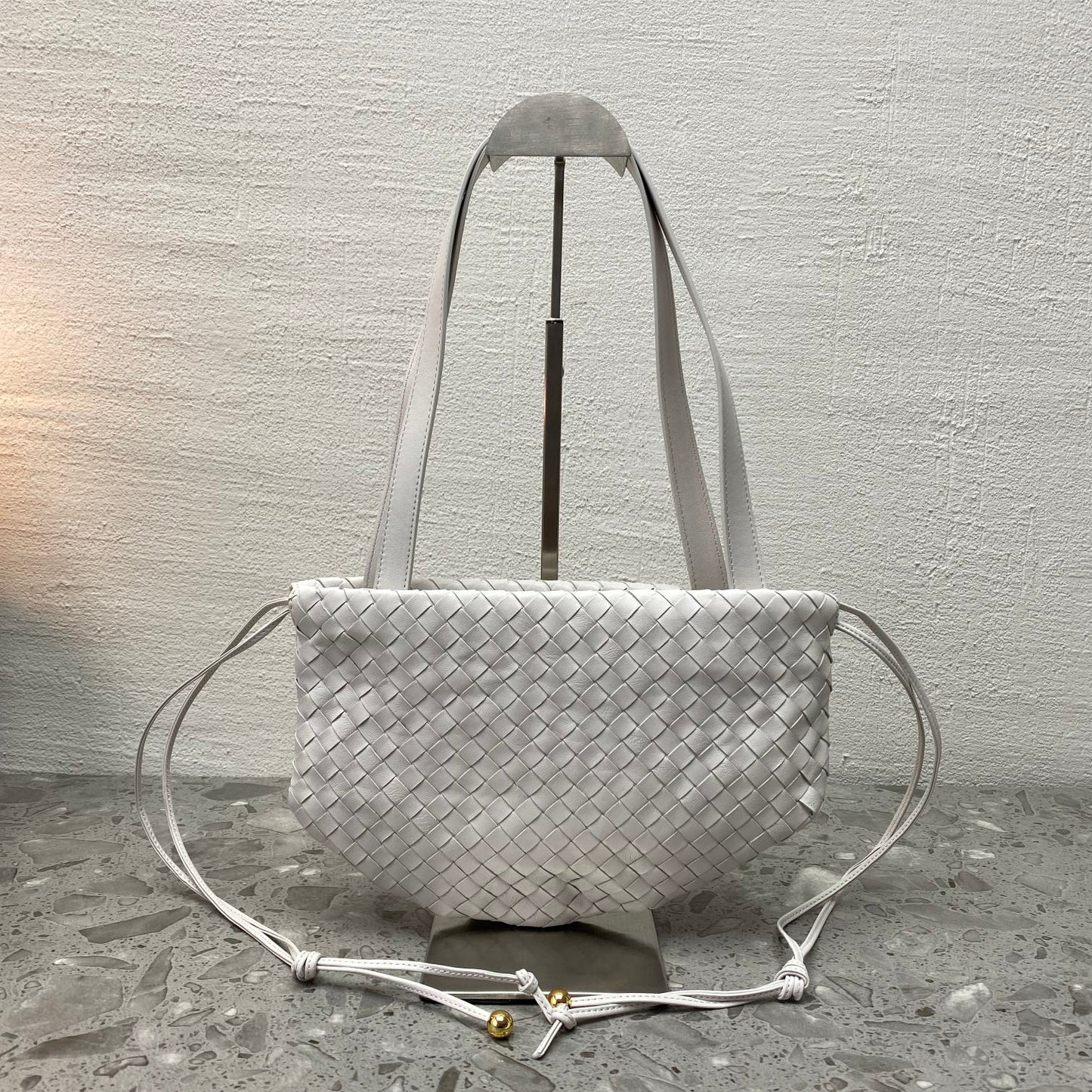 BV Shoulder Bag White, For Women, Women’s Bags 10.2in/26cm 651811V08Z19143