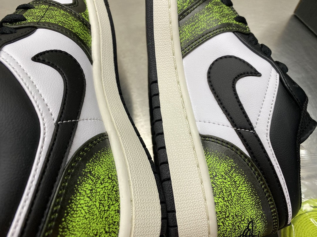  Nike Air Jordan 1 Low &#8216;White Black Green&#8217; For Men DO8244-003