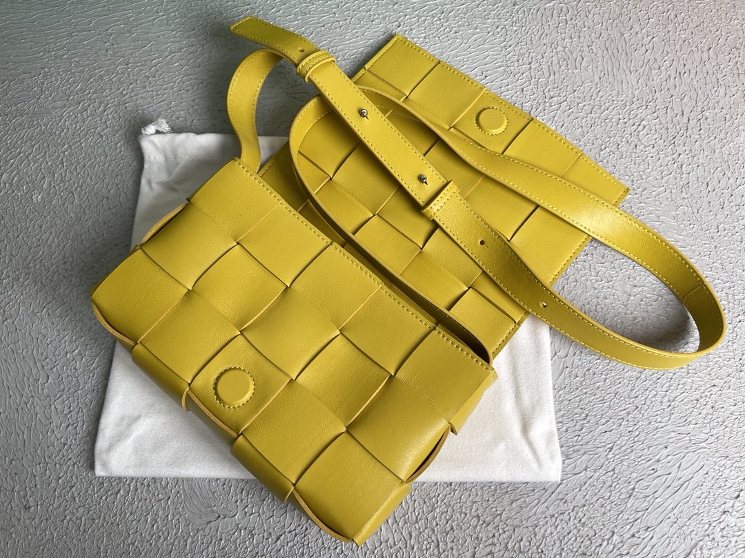 BV Cassette Yellow, For Women, Women’s Bags 9.1in/23cm